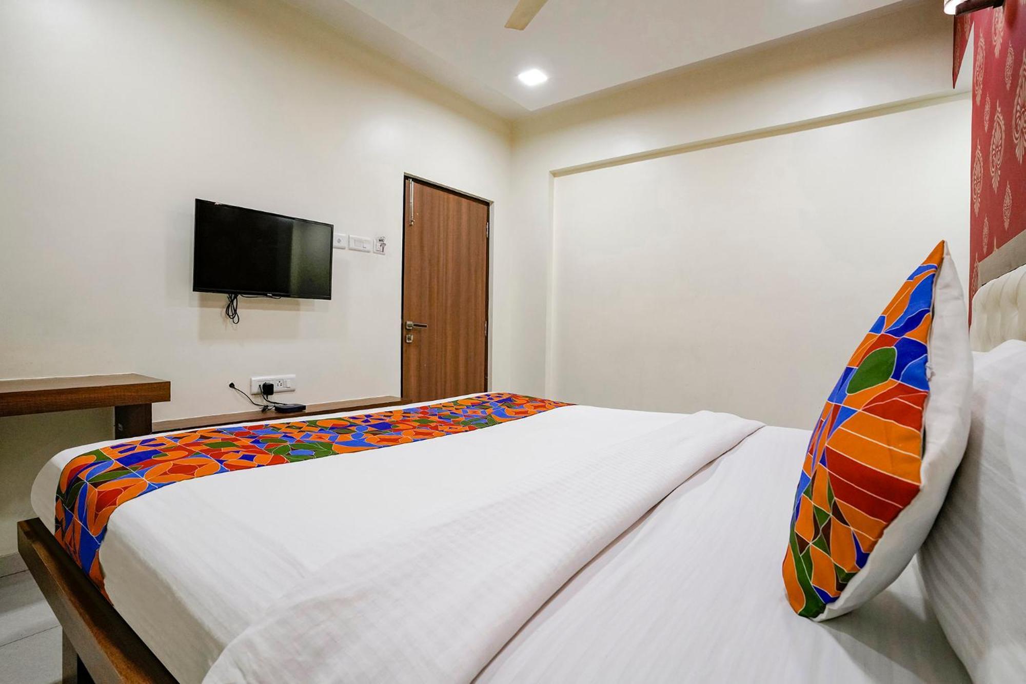 Fabhotel Prime Vrushali Inn Нави Мумбаи Экстерьер фото