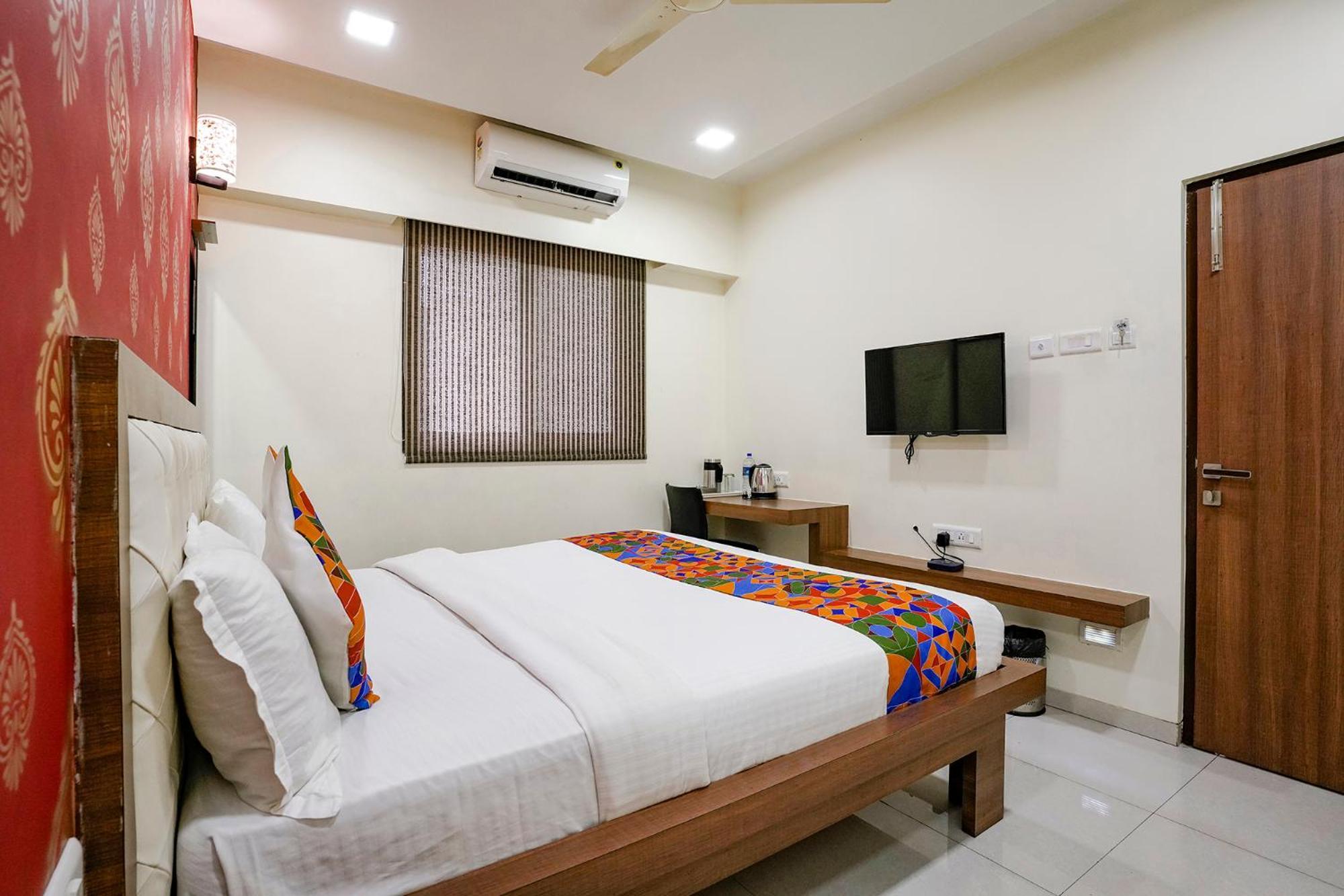 Fabhotel Prime Vrushali Inn Нави Мумбаи Экстерьер фото