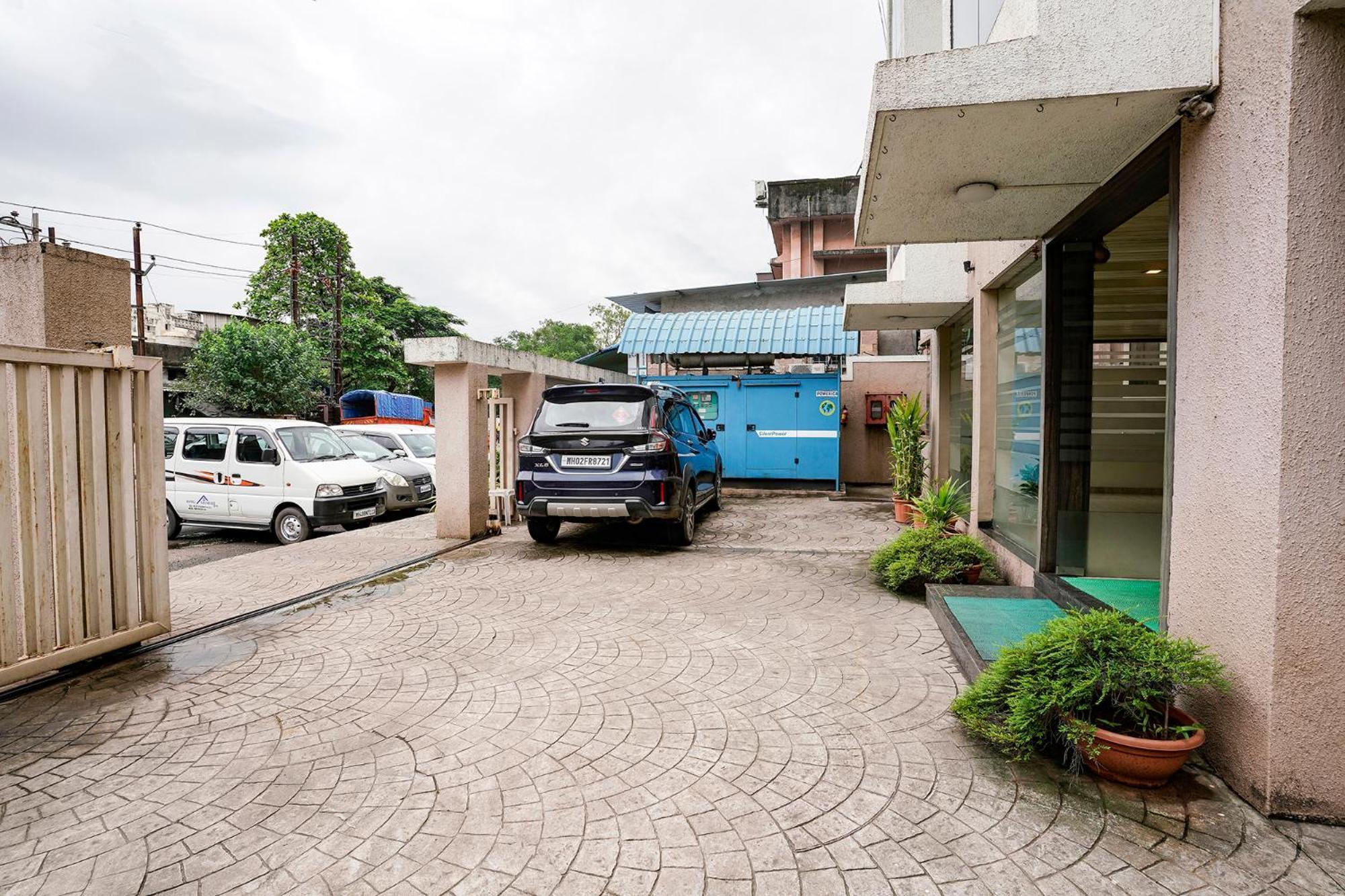 Fabhotel Prime Vrushali Inn Нави Мумбаи Экстерьер фото